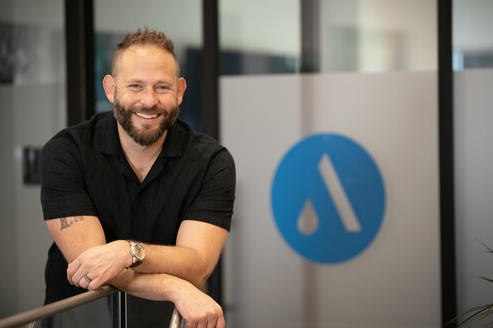 BDR îl primește pe Nate Agentis în rolul de Director al Diviziei de Instalații Sanitare